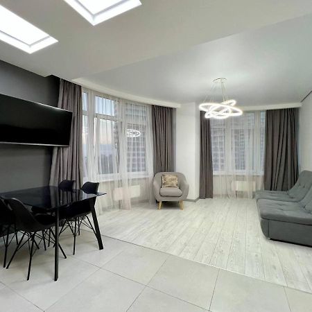 44 Pearl Stylish 1-Bedroom Apartment Odessa Dış mekan fotoğraf