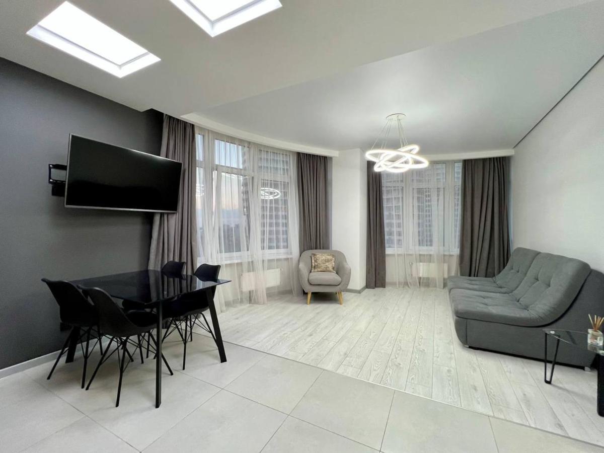 44 Pearl Stylish 1-Bedroom Apartment Odessa Dış mekan fotoğraf